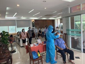 Thứ 2 và thứ 5 hàng tuần, Công ty tổ chức test nhanh cho toàn bộ người lao động