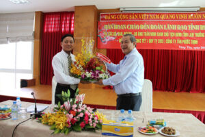 Đ/c Phạm Văn Triêm (bên trái) và Đ/c Trần Minh Sanh